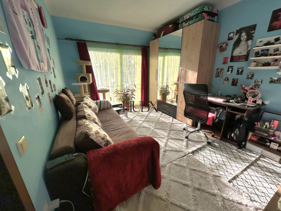 Apartament 2 camere decomandat, etaj intermediar cu parcare  in zona Porii