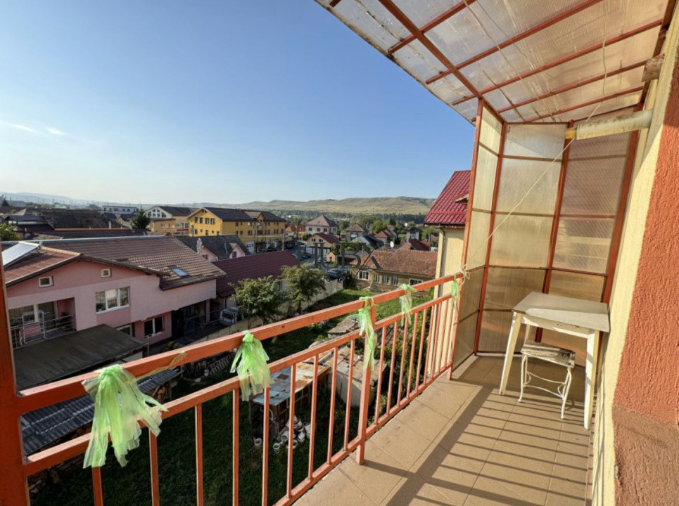 Apartament cu scara interioara 3 camere 80 mp si parcare inclusa