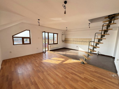 Apartament cu scara interioara 3 camere 80 mp si parcare inclusa