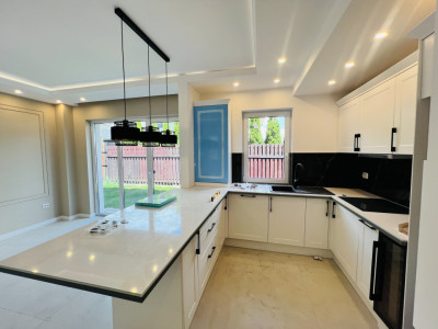 Duplex cu 4 camere si 2 bai in ansamblu nou privat zona Terra