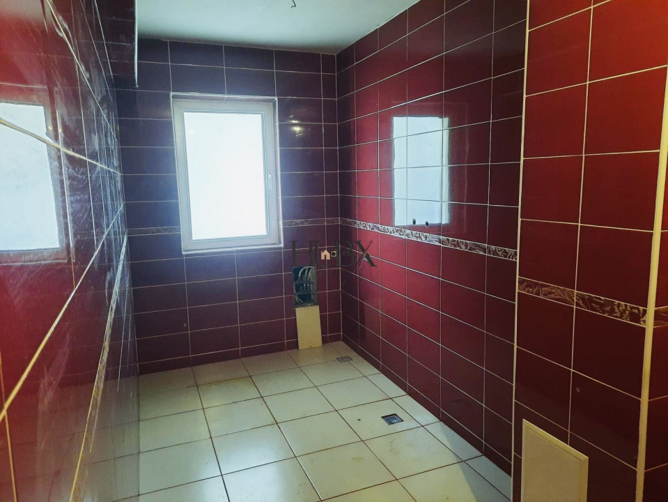 Apartament sau spatiu comercial 56 mp si terasa cu parcare inclusa in zona Porii