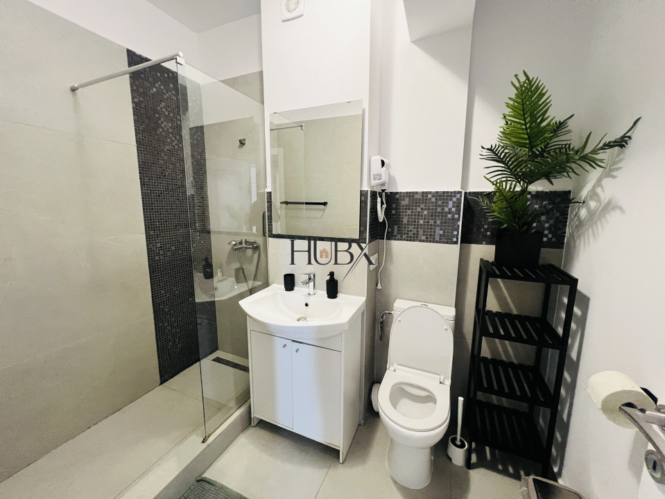 Apartament de lux ultra dotat de 3 camere 67 mp utli in zona Teilor
