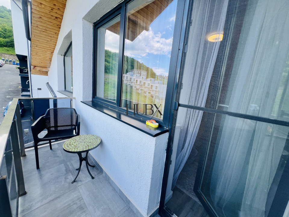 Apartament ultra dotat de 3 camere 60 mp utili plus balcon in zona Teilor