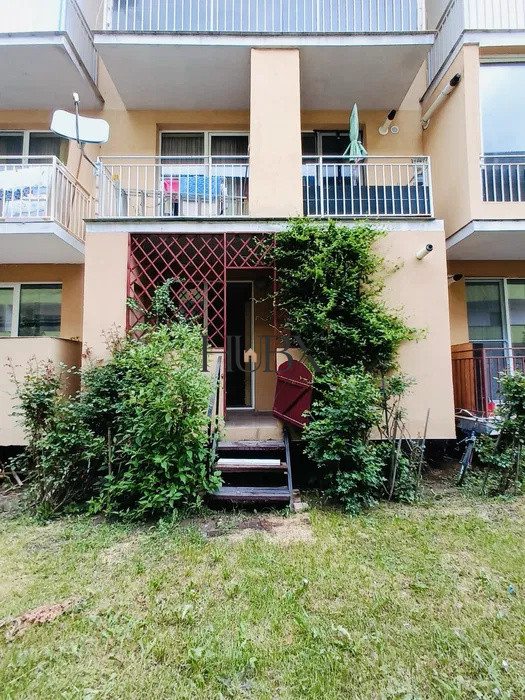 Apartament cu o camera 36 mp plus balcon si gradina in zona Porii
