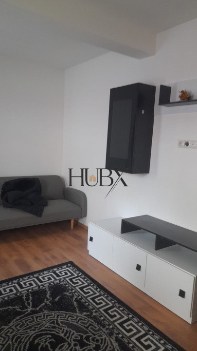 Apartament de 2 camere la parter pe strada Eroilor
