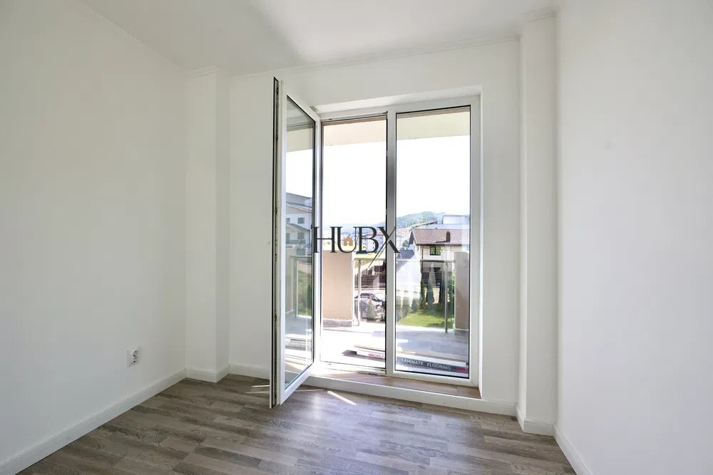 Apartament de 3 camere si 2 bai 67 mp in ansamblu privat Teilor