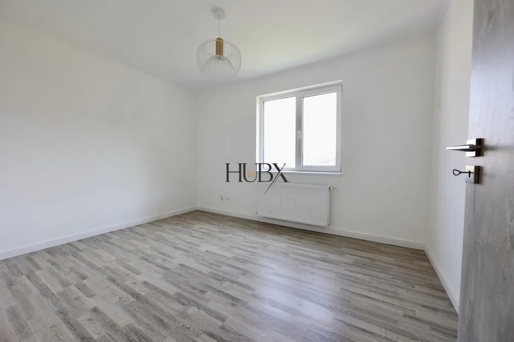 Apartament de 3 camere si 2 bai 67 mp in ansamblu privat Teilor