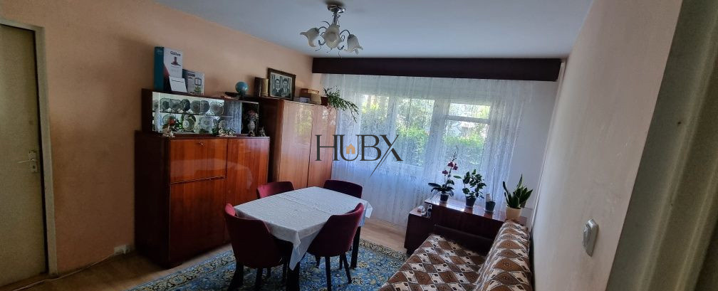 Apartament de  3 camere decomandat in zona Retezat