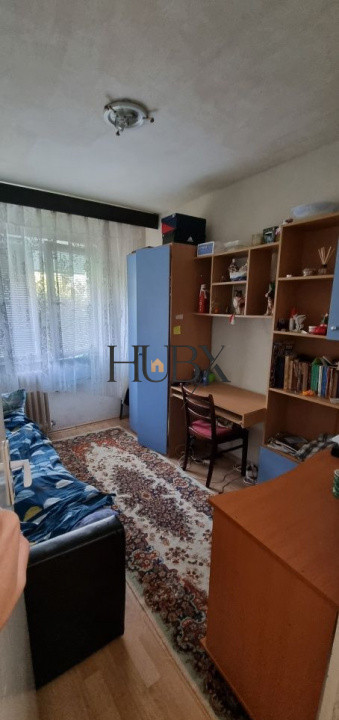 Apartament de  3 camere decomandat in zona Retezat