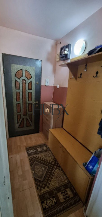Apartament de  3 camere decomandat in zona Retezat