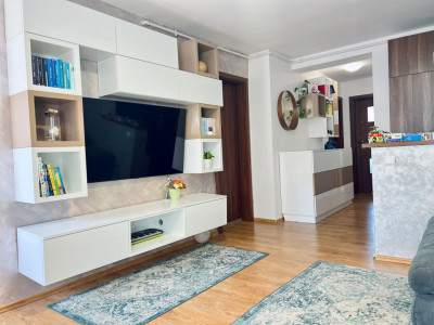 Apartament de 3 camere, garaj individual si boxa incluse in pret zona Teilor