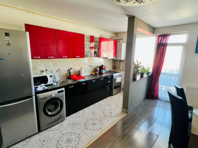 Apartament de 3 camere si parcare inclusa pe strada Cetatii
