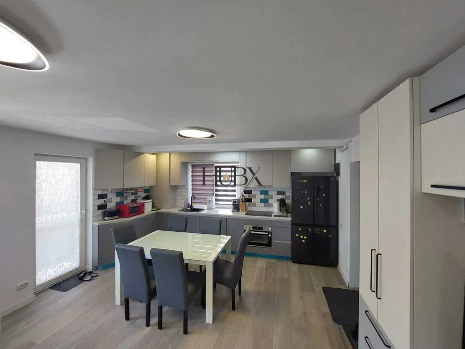 Apartament de 3 camere 60 mp utili si 2 parcari etajul 1 zona Cetatii