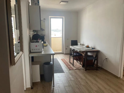 Apartament 2 camere decomandat etajul 3 in zona Catanelor