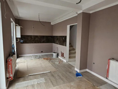 COMISION 0%! Casa insiruita, 3 camere, 2 bai, parcare. Zona Il Milanese 