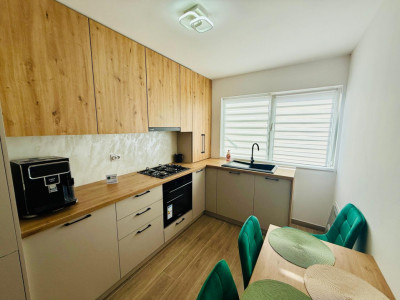 Apartament, 3 camere, paracare, strada Tineretului, Floresti!