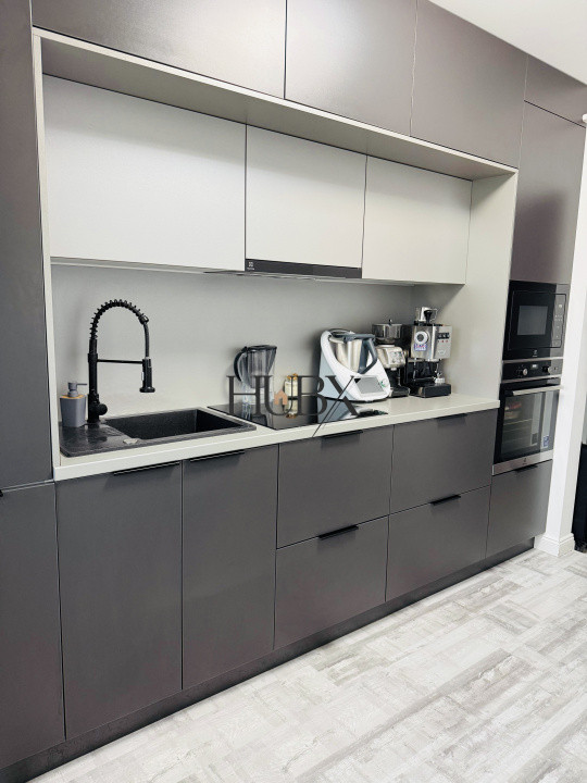 Apartament 3 camere decomandat 68 mp utili plus balcon strada Teilor