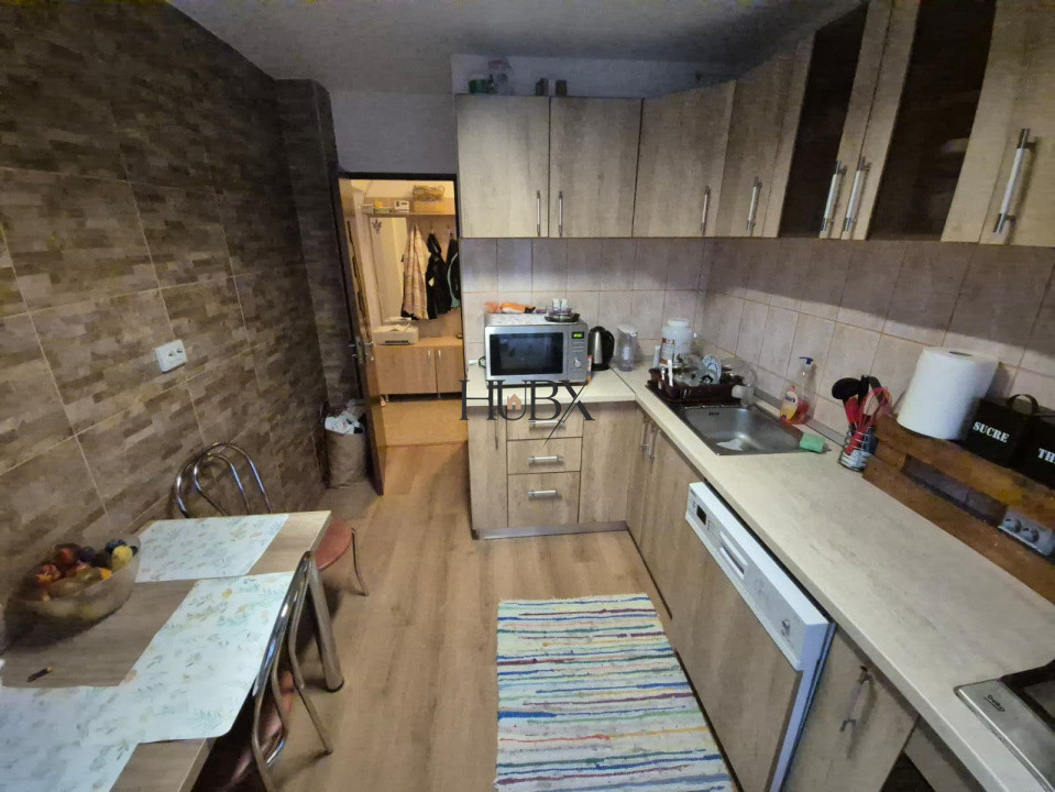 Apartament 3 camere, 2 bai, 64mp, decomandat, zona Intre Lacuri