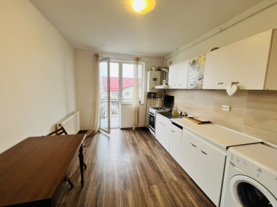 Apartament 2 camere 45 mp, etaj 3 cu parcare inclusa zona Teilor