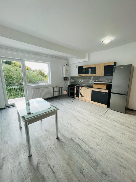 Apartament 2 camere 50 mp utili si garaj, zona Teilor