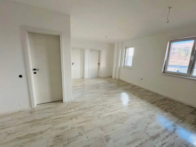 Apartament de 3 camere finisat cu parcare inclusa zona Somesului
