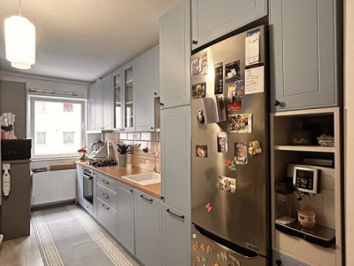 Apartament 3 camere, 62 mp cu 2 parcari plus boxa in zona Vivo