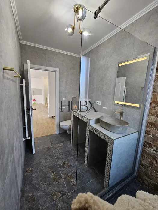 Apartament 2 camere 50 mp plus terasa la etaj intermediar in zona Fagului