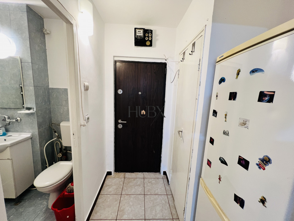 Apartament cu o camera 28 mp plus balcon 4 mp, etajul 2 in zona Parang