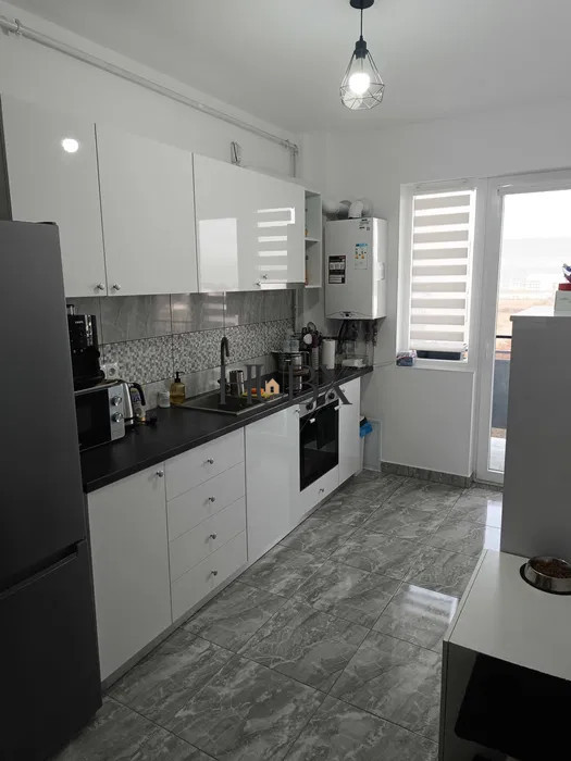 Apartament de 3 camere de 62 mp si terasa 12 mp in zona Sesul de sus